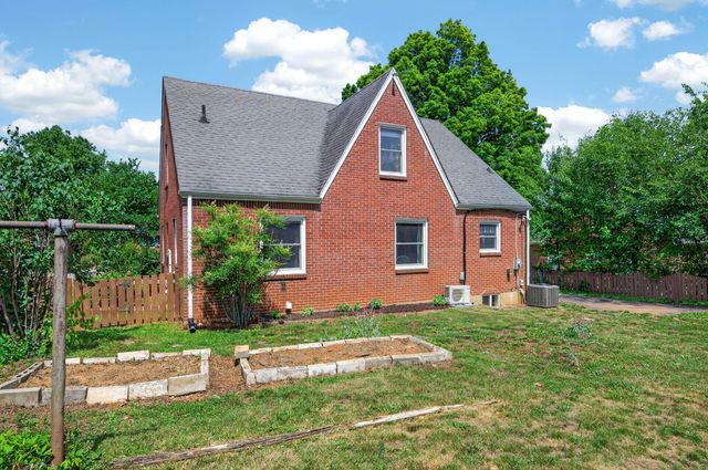 5214 Woodbury ST NW, Roanoke, VA 24012