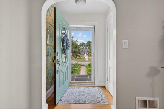 5214 Woodbury ST NW, Roanoke, VA 24012