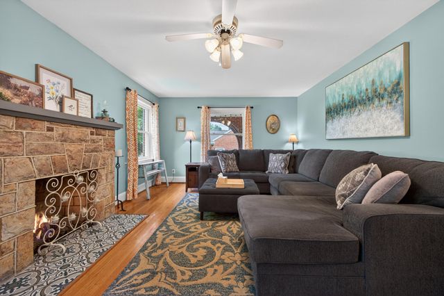 5214 Woodbury ST NW, Roanoke, VA 24012