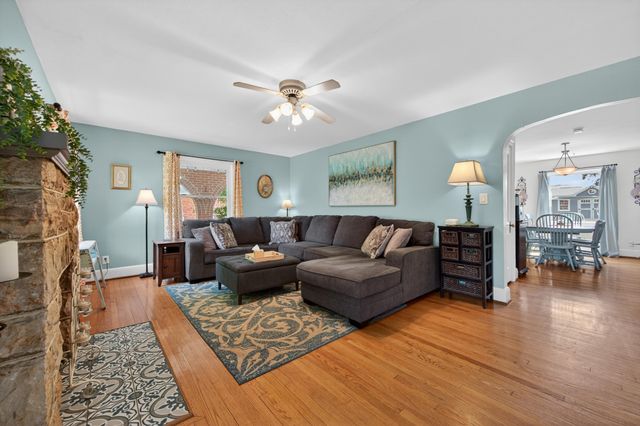 5214 Woodbury ST NW, Roanoke, VA 24012