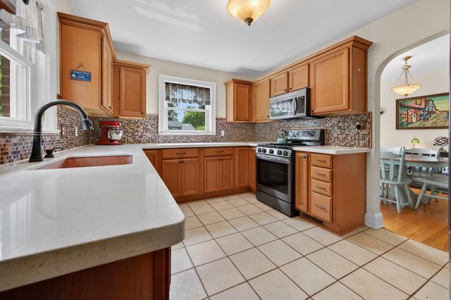 5214 Woodbury ST NW, Roanoke, VA 24012