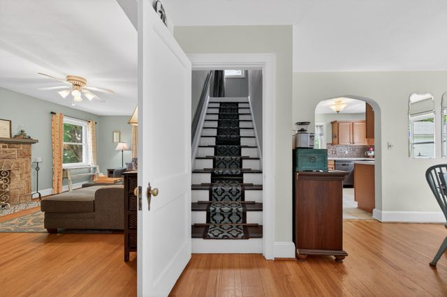 5214 Woodbury ST NW, Roanoke, VA 24012