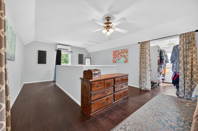 5214 Woodbury ST NW, Roanoke, VA 24012