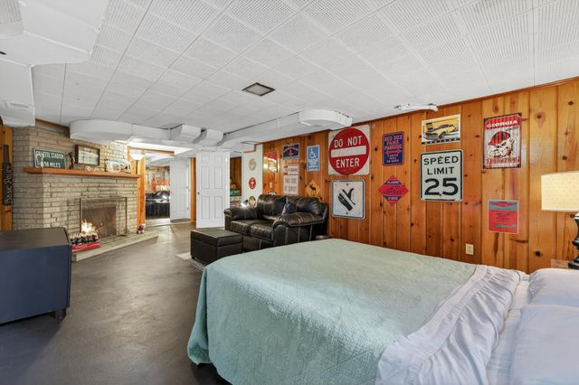 5214 Woodbury ST NW, Roanoke, VA 24012