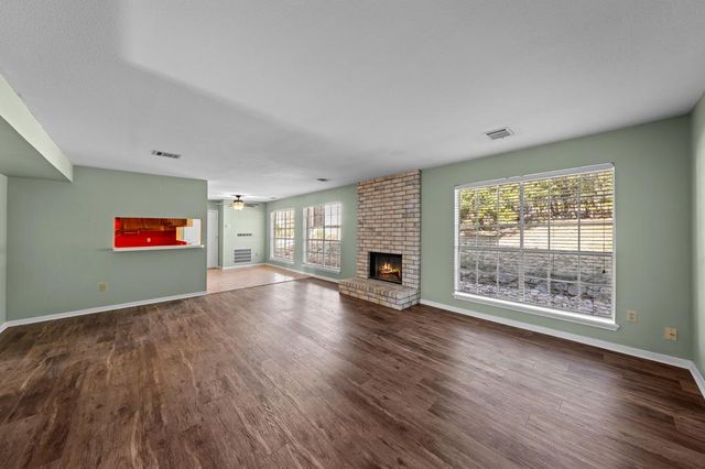 540 NE Stoney Brook Rd, Kerrville, TX 78028