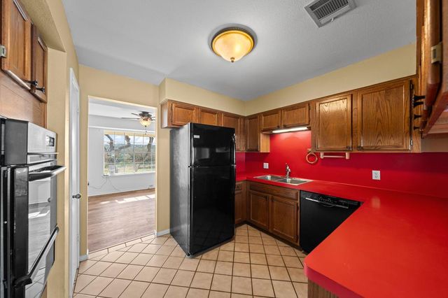 540 NE Stoney Brook Rd, Kerrville, TX 78028