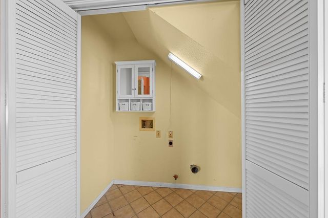 540 NE Stoney Brook Rd, Kerrville, TX 78028