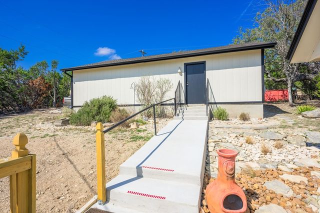 540 NE Stoney Brook Rd, Kerrville, TX 78028