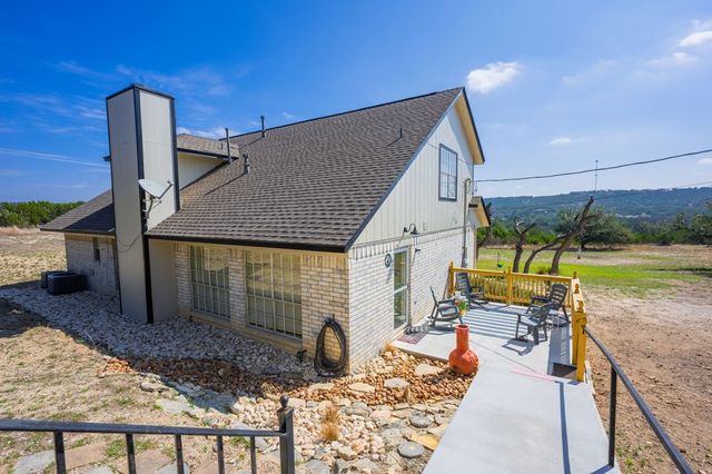 540 NE Stoney Brook Rd, Kerrville, TX 78028