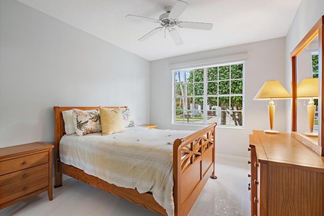 10265 Osprey Trace, West Palm Beach, FL 33412