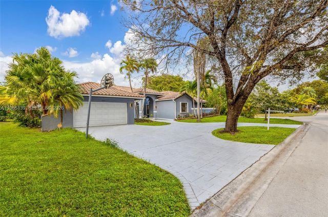 9033 NW 47th Ct, Coral Springs, FL 33067