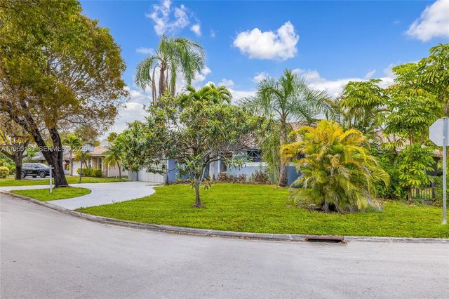 9033 NW 47th Ct, Coral Springs, FL 33067