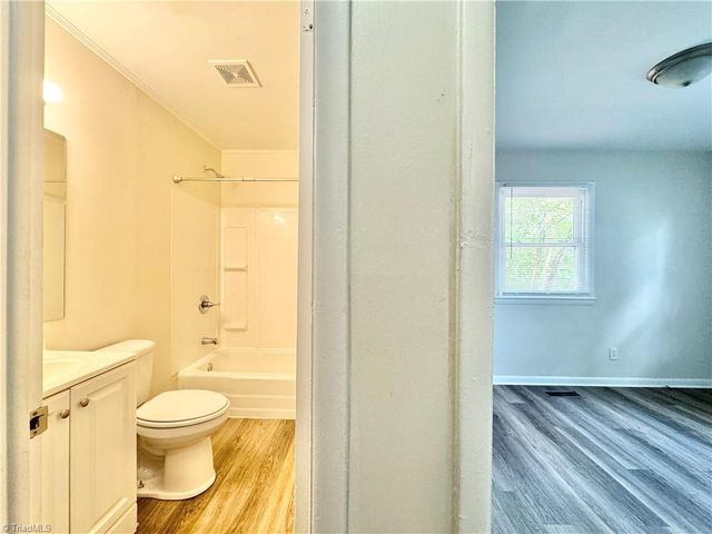 3602 Calvert Street, Greensboro, NC 27405