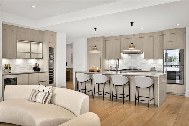 3107 Peachtree NE Road 1702, Atlanta, GA 30305