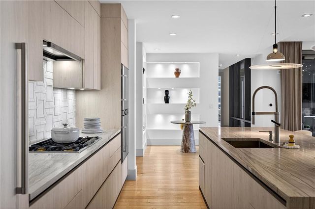 3107 Peachtree NE Road 1702, Atlanta, GA 30305