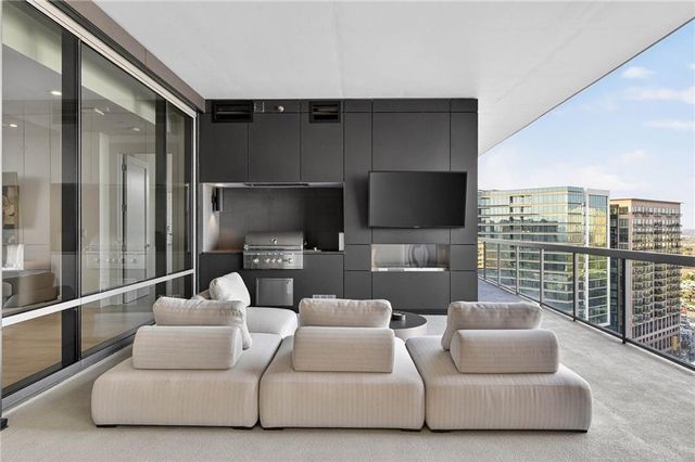 3107 Peachtree NE Road 1702, Atlanta, GA 30305