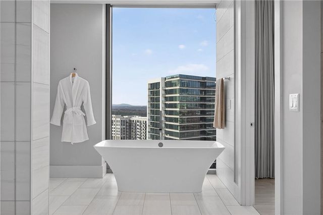 3107 Peachtree NE Road 1702, Atlanta, GA 30305