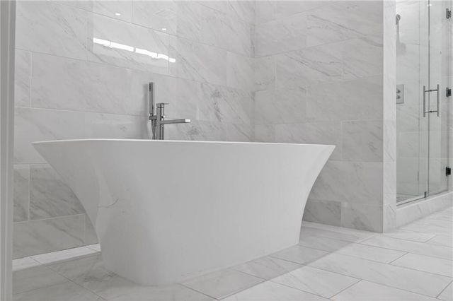 3107 Peachtree NE Road 1702, Atlanta, GA 30305