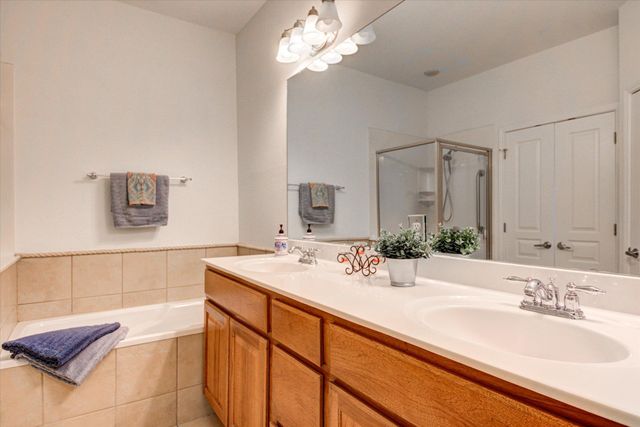 6705 Covered Bridge DR 10, Austin, TX 78736