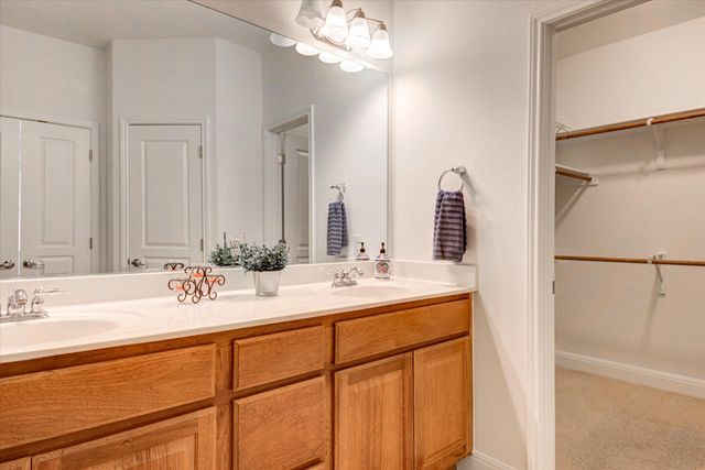 6705 Covered Bridge DR 10, Austin, TX 78736