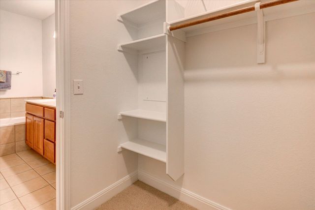 6705 Covered Bridge DR 10, Austin, TX 78736