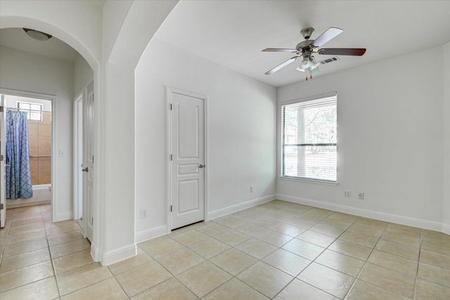 6705 Covered Bridge DR 10, Austin, TX 78736