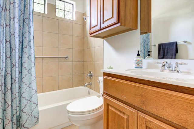 6705 Covered Bridge DR 10, Austin, TX 78736