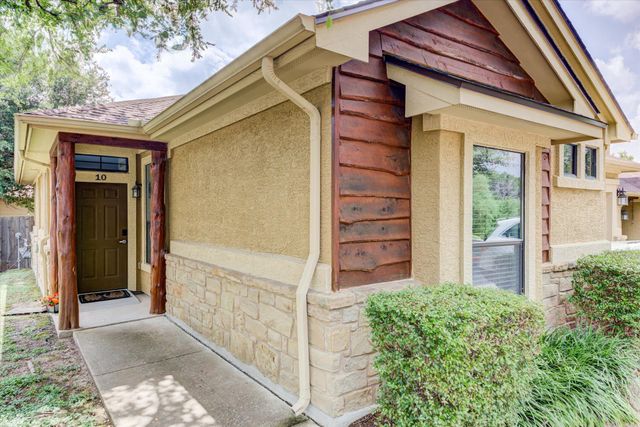 6705 Covered Bridge DR 10, Austin, TX 78736