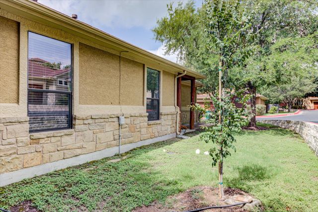 6705 Covered Bridge DR 10, Austin, TX 78736