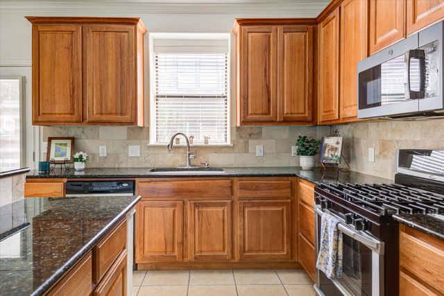 6705 Covered Bridge DR 10, Austin, TX 78736