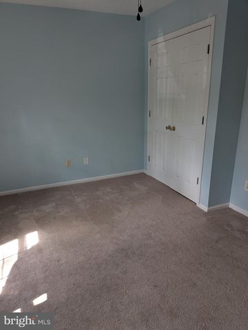 42 RAMPART DR, Chesterbrook, PA 19087