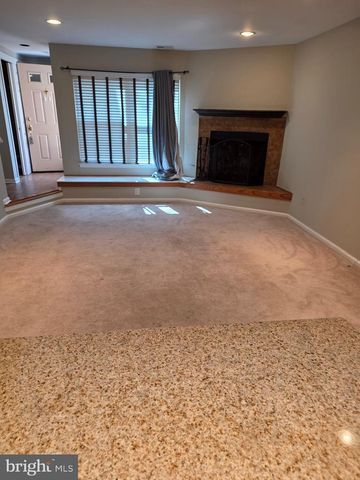 42 RAMPART DR, Chesterbrook, PA 19087