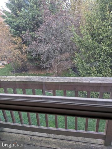 42 RAMPART DR, Chesterbrook, PA 19087