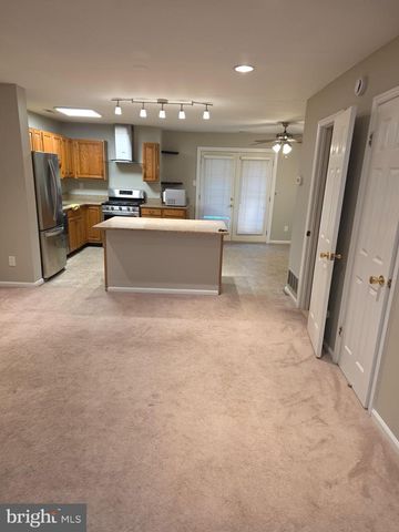 42 RAMPART DR, Chesterbrook, PA 19087