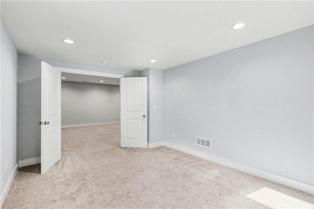 21739 W 116th Terrace, Olathe, KS 66061