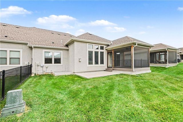 21739 W 116th Terrace, Olathe, KS 66061