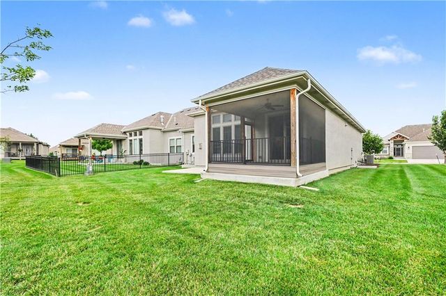 21739 W 116th Terrace, Olathe, KS 66061