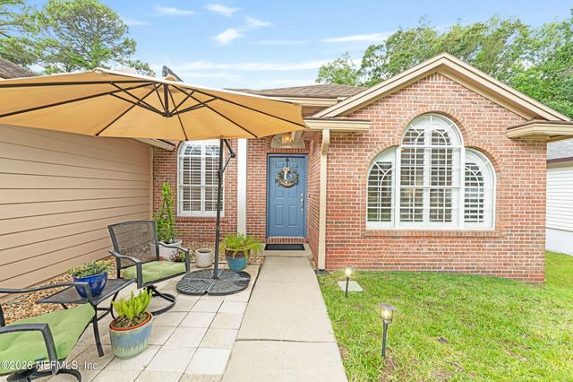1716 CHANDELIER Circle W, Jacksonville, FL 32225
