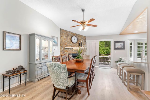1716 CHANDELIER Circle W, Jacksonville, FL 32225