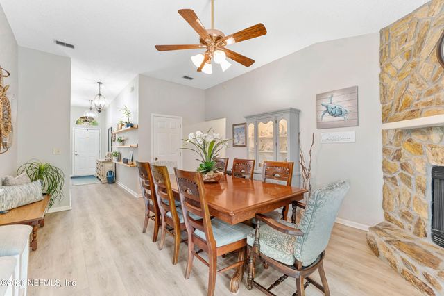 1716 CHANDELIER Circle W, Jacksonville, FL 32225