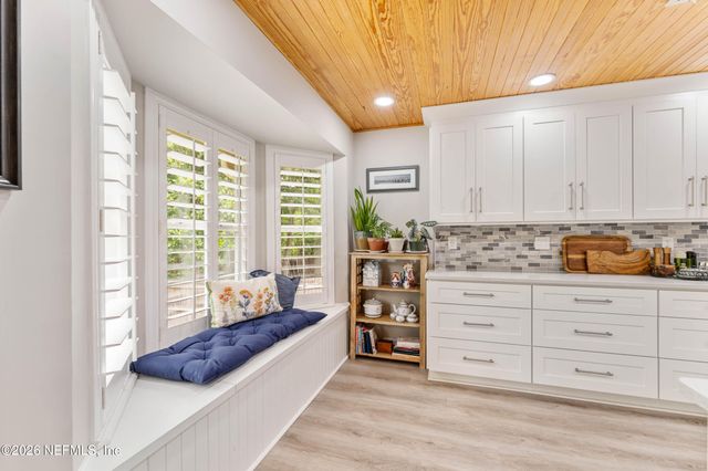 1716 CHANDELIER Circle W, Jacksonville, FL 32225