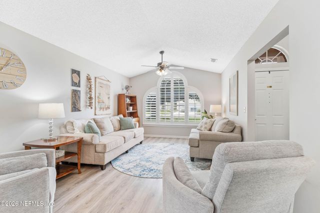 1716 CHANDELIER Circle W, Jacksonville, FL 32225