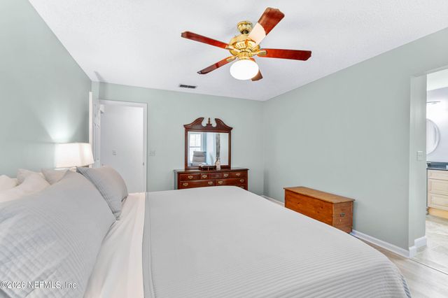 1716 CHANDELIER Circle W, Jacksonville, FL 32225