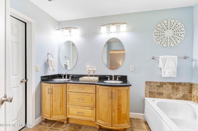1716 CHANDELIER Circle W, Jacksonville, FL 32225