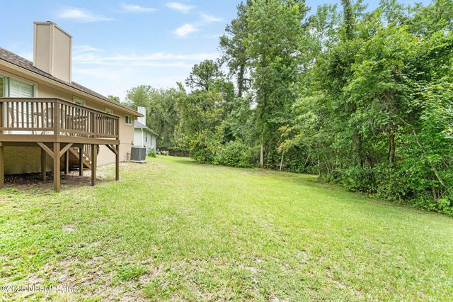 1716 CHANDELIER Circle W, Jacksonville, FL 32225