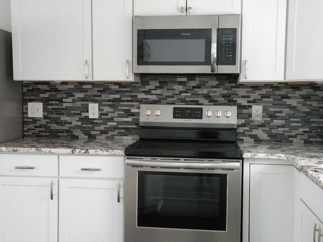 33 Groveview Circle, Greece, NY 14612