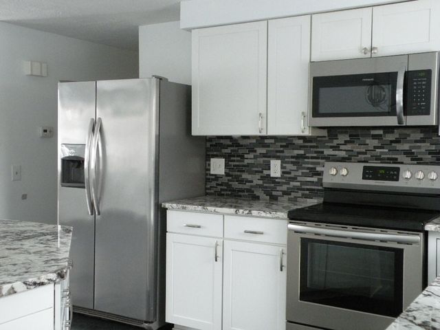 33 Groveview Circle, Greece, NY 14612