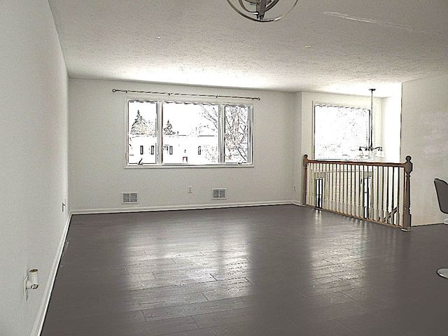 33 Groveview Circle, Greece, NY 14612