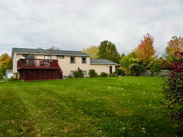 33 Groveview Circle, Greece, NY 14612