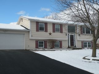 33 Groveview Circle, Greece, NY 14612